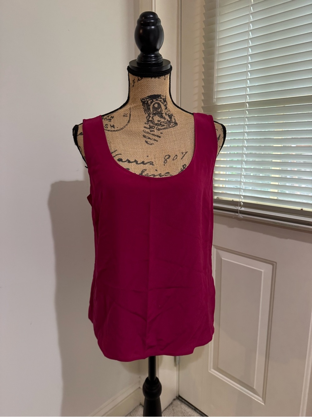 Vintage Escada Fuchsia Scoop Neck silk Tank Top size 40 German